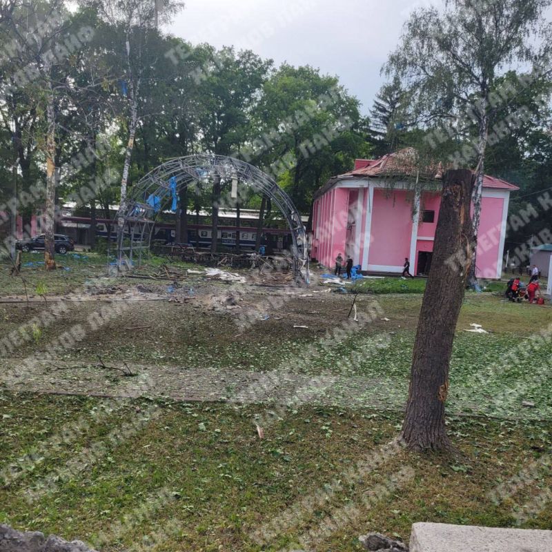 В Шевченковском районе Харькова прилет по зданию детской железной дороги В Шевченковском районе Харькова прилет по зданию детской железной дороги