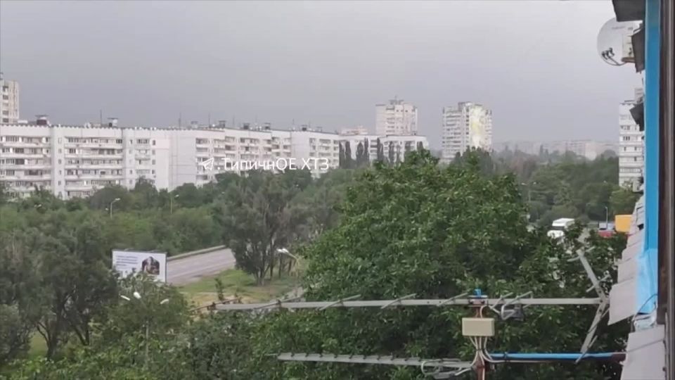 Харьков заволокло дымом после многочисленных прилётов