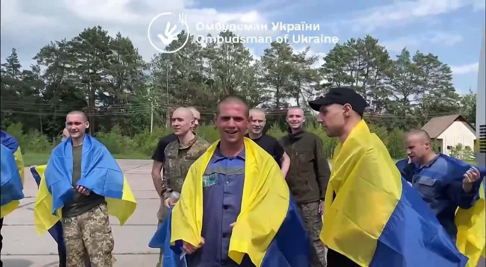 Возвращение украинских военнопленных на Украину