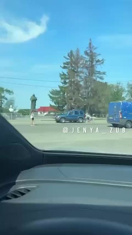 ТЦКшникам в Харькове с приближением фронта лучше наперегонки бежать сдаваться российским силам — поскольку сами местные их не пощадят