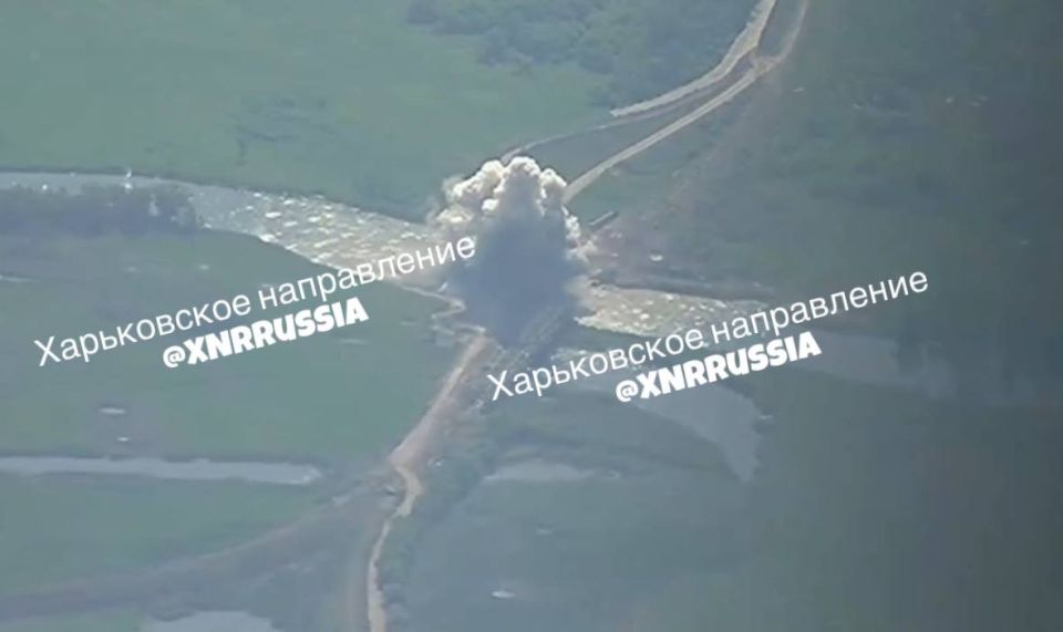 Снова была уничтожена переправа через реку Оскол в пгт Купянск-Узловой, сообщает "Харьковское направление"