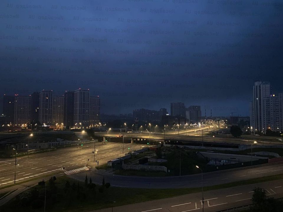 Этой ночью в Киевской области было множество взрывов в результате работы БПЛА Гераней по объектам ВСУ Этой ночью в Киевской области было множество взрывов в результате работы БПЛА Гераней по объектам ВСУ