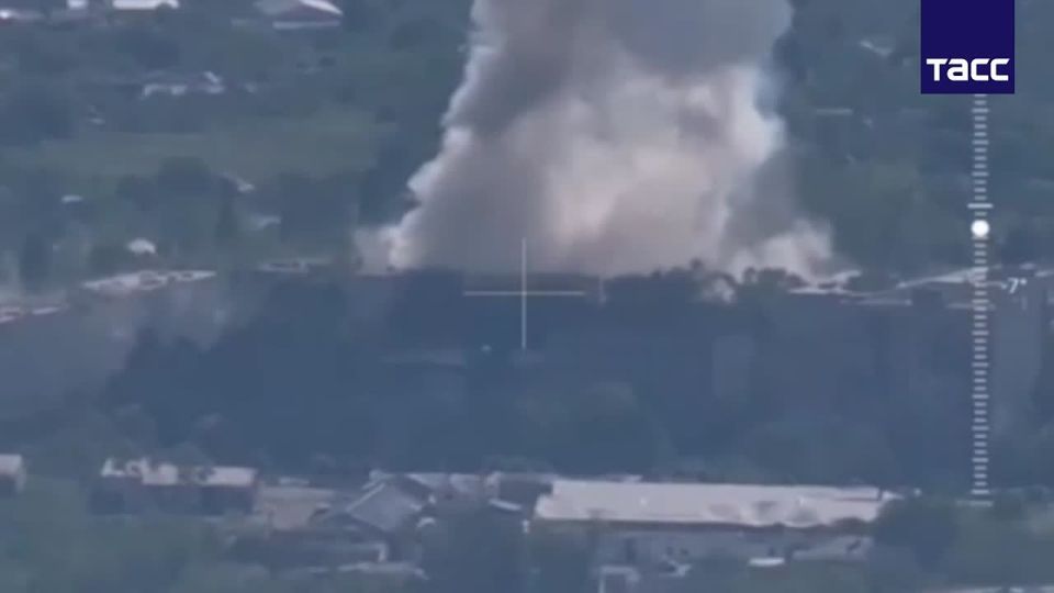 Су-34 ВКС РФ нанес удар авиабомбой по подразделениям ВСУ у Купянска, сообщили в МО РФ