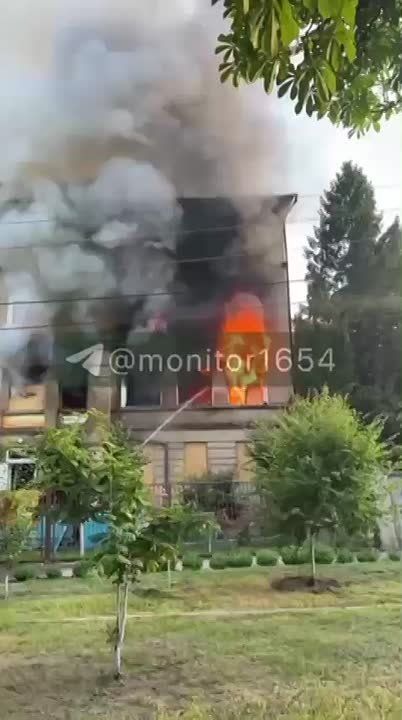 Пожар в Новобаварском ТЦК. О причинах возгорания не сообщается