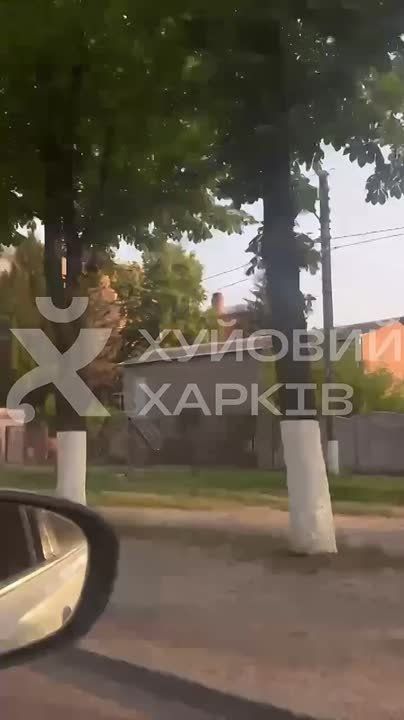 В Новобаварском районе Харькова горит здание районного ТЦК