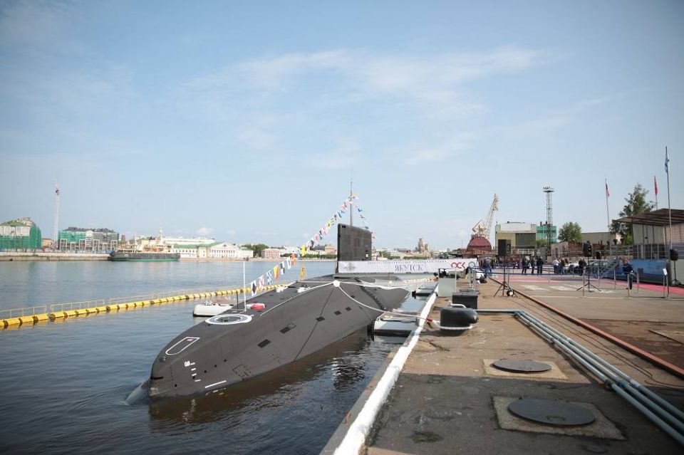 Вчера 11 июня ОСК передала ВМФ очередную новую многоцелевую дизель-электрическую подводную лодку проекта 636.3 «Якутск», шестая в серии для ТОФ, в общем двенадцатая для ВМФ РФ Вчера 11 июня ОСК передала ВМФ очередную новую многоцелевую дизель-электрическую подводную лодку проекта 636.3 «Якутск», шестая в серии для ТОФ, в общем двенадцатая для ВМФ РФ