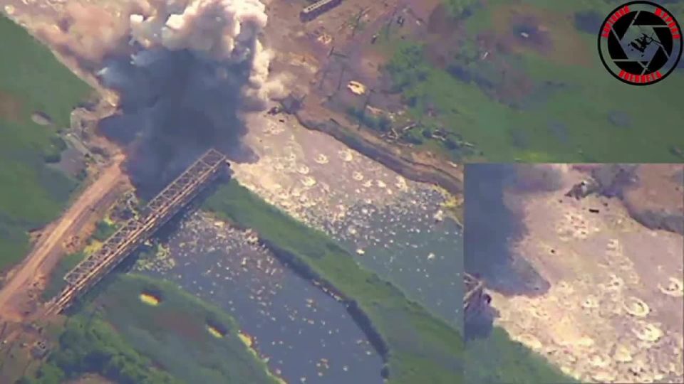 Уничтожение прямым попаданием переправы ВСУшников в районе Купянска