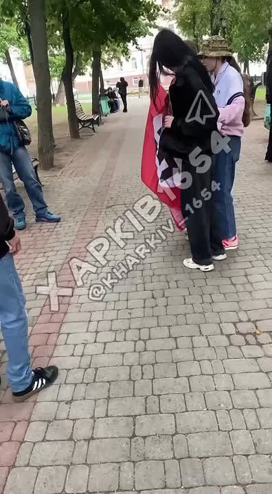 Армен Гаспарян: Ничего необычного, нацисты устраивают фотосессию у синагоги в Харькове в день атаки на Иран