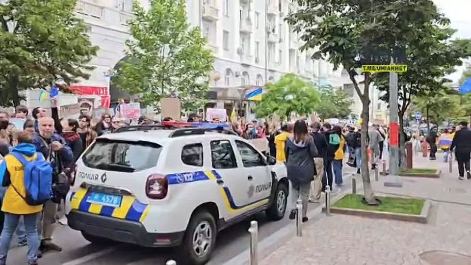 Хто не ЛГБТ* , той Москаль?