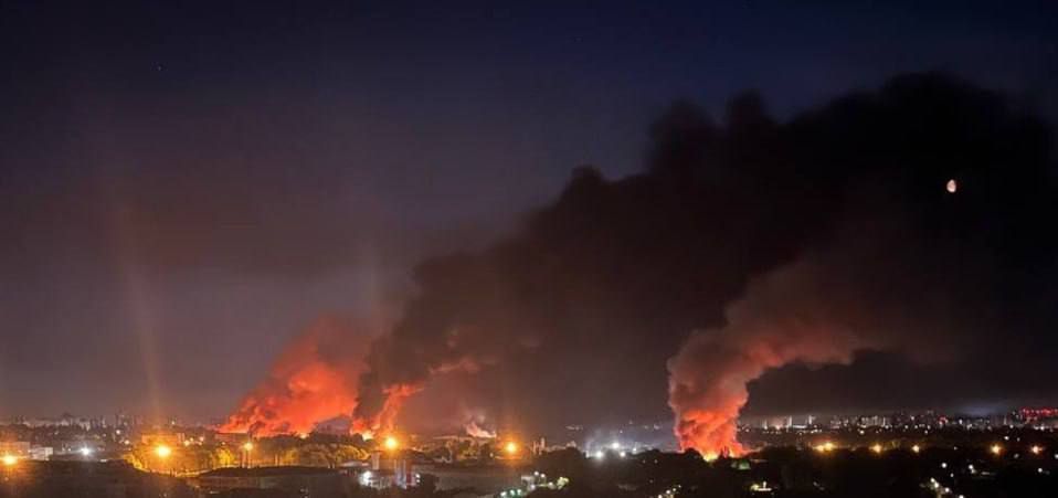 Киев сегодня подвергся комбинированному удару (Х47М2, Х-101, Калибр, Искандер-М, Герани/Герберы) Киев сегодня подвергся комбинированному удару (Х47М2, Х-101, Калибр, Искандер-М, Герани/Герберы)