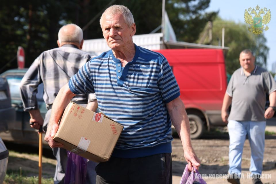 Военно-гражданской администрацией организована эвакуация 6-ти человек из Харьковской области, изъявивших желание временно покинуть свои дома в населённых пунктах, которые регулярно обстреливают вооружённые формирования... Военно-гражданской администрацией организована эвакуация 6-ти человек из Харьковской области, изъявивших желание временно покинуть свои дома в населённых пунктах, которые регулярно обстреливают вооружённые формирования...