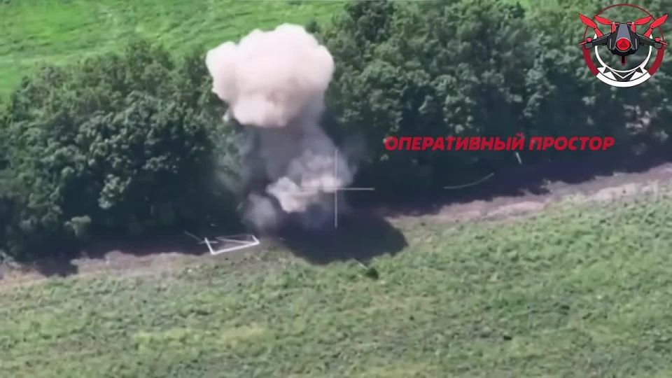 Оператор ФПВ 1 танковой армии уничтожил украинскую САУ 2С1 на Купянском направлении