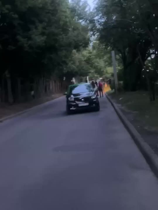 МоГилизация в Харькове.. ТЦК применяют электрошокеры для бусификации мужского населения Украины