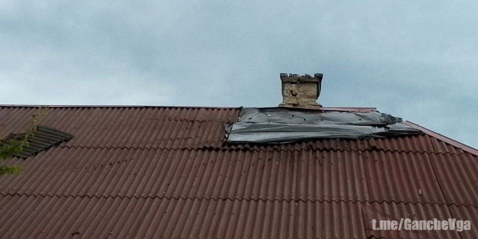 Боевики киевского режима нанесли удар по жилому дому в селе Берестовое Харьковской области с использованием FPV-дрона