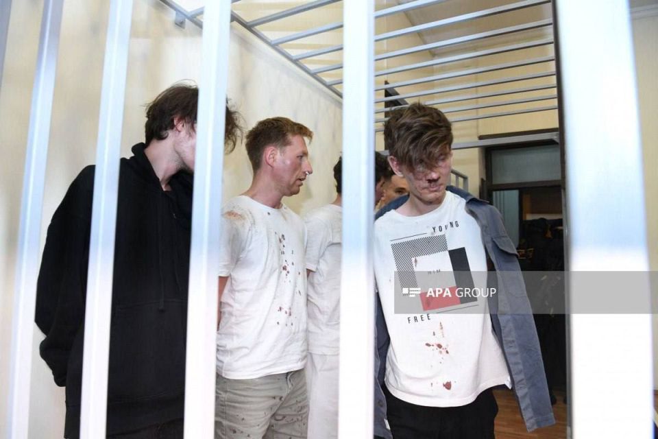 Когда нетвойняшка сбежал из "тоталитарного Мордора" в солнечный Баку, а его там избили и задержали как русского шпиёна)) Когда нетвойняшка сбежал из "тоталитарного Мордора" в солнечный Баку, а его там избили и задержали как русского шпиёна))