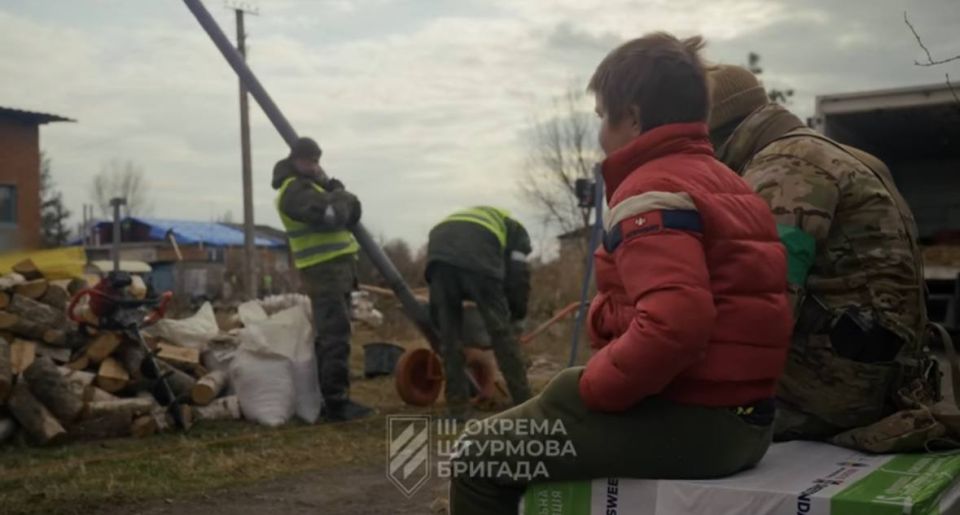 "Азов" и военнопленные: гуманитарное действие или политический расчет? "Азов" и военнопленные: гуманитарное действие или политический расчет?