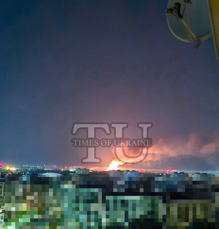 Алексей Живов: ВС РФ нанесли массированный удар по объектам ВСУ на Украине Алексей Живов: ВС РФ нанесли массированный удар по объектам ВСУ на Украине