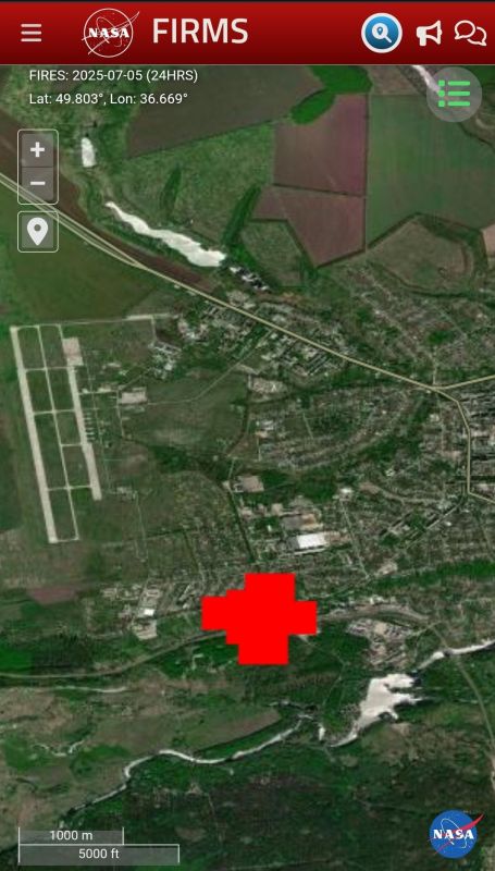 Карта пожаров показывает, что в Чугуеве после налёта дронов горит местная нефтебаза