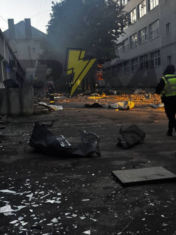 Юлия Витязева: Прилеты и пожары: последствия нового массированного удара РФ по Украине Юлия Витязева: Прилеты и пожары: последствия нового массированного удара РФ по Украине