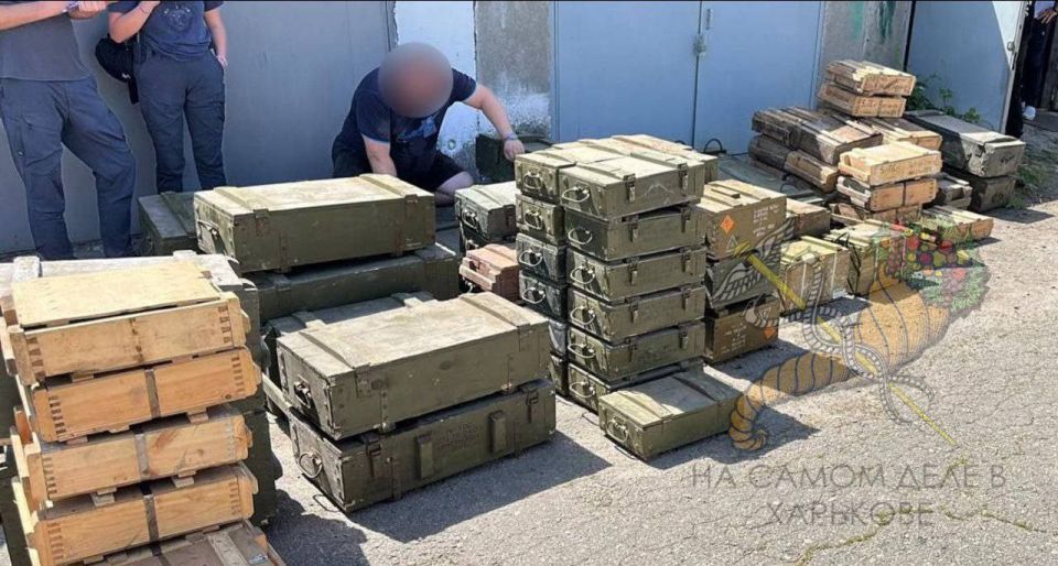 Целый арсенал боеприпасов обнаружили в одном из гаражей Харькова Целый арсенал боеприпасов обнаружили в одном из гаражей Харькова