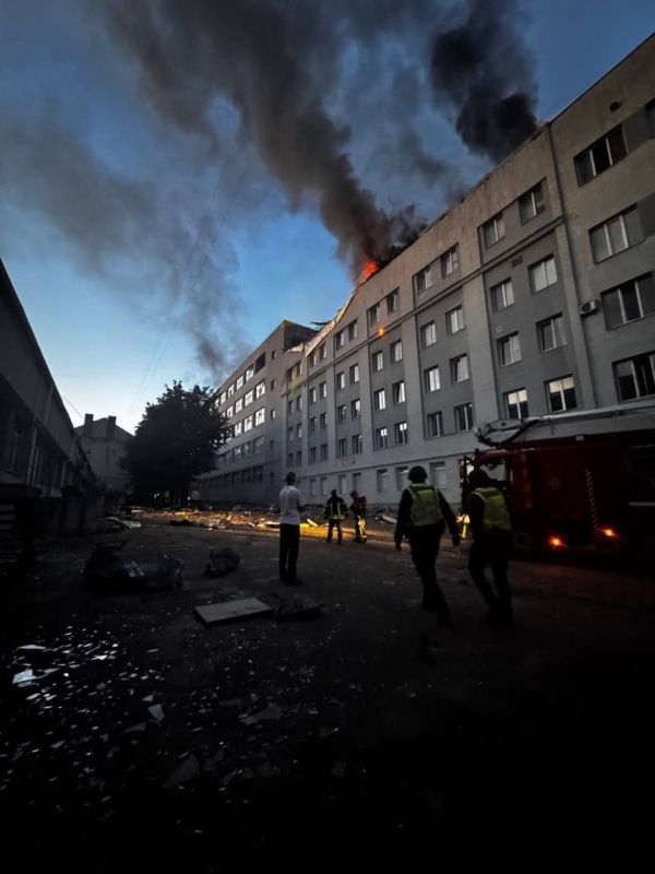 Олег Царёв: ВС РФ нанесли комбинированные удары по военным целям в 16 областях Украины Олег Царёв: ВС РФ нанесли комбинированные удары по военным целям в 16 областях Украины