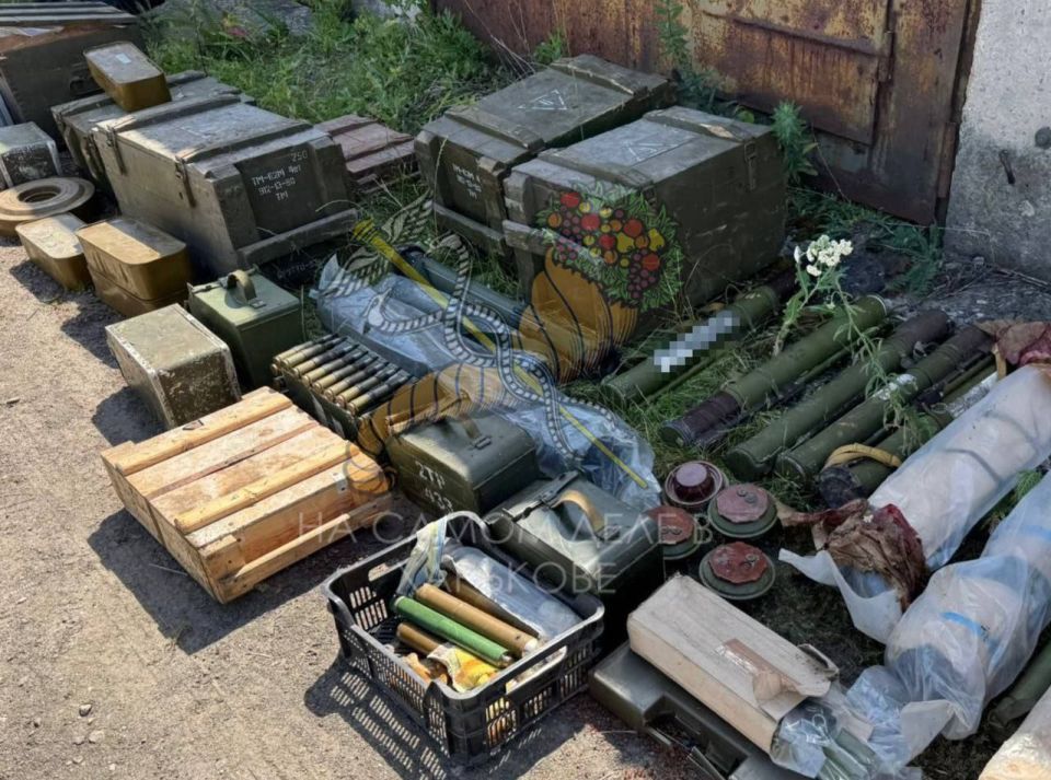 Целый арсенал боеприпасов обнаружили в одном из гаражей Харькова Целый арсенал боеприпасов обнаружили в одном из гаражей Харькова