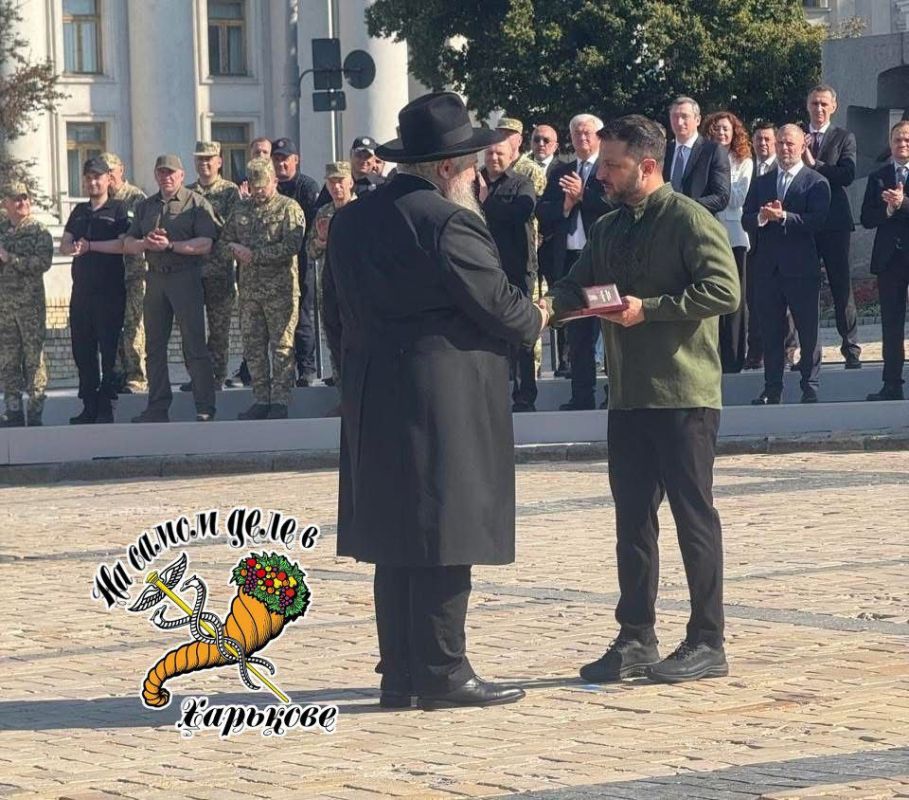 Зеленский вручил орден за заслуги II степени главному раввину Украины Моше Асману