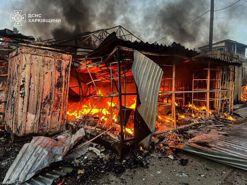 Сегодня ночью были поражены складские помещения и отделение почты, которые использовались под нужды ВСУ в Великом Бурлуке Сегодня ночью были поражены складские помещения и отделение почты, которые использовались под нужды ВСУ в Великом Бурлуке