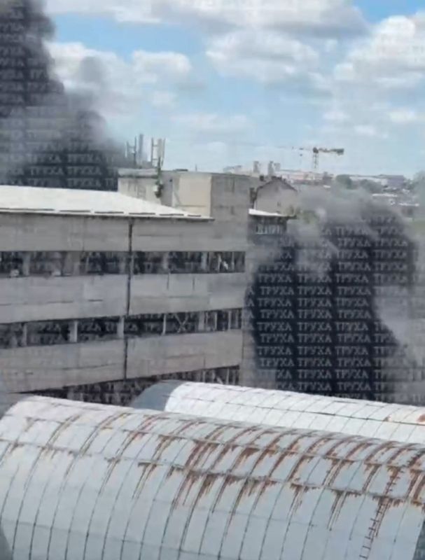 Последствия российского удара по промышленному предприятию в Харькове Последствия российского удара по промышленному предприятию в Харькове