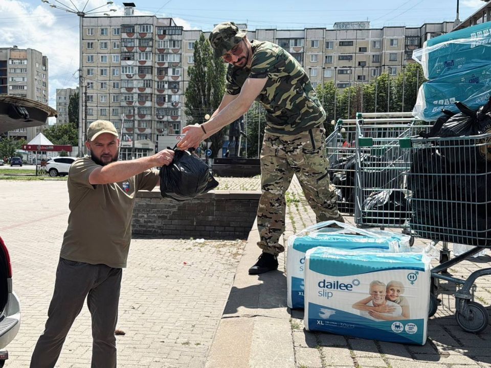 Волонтёры Центра помощи партии «Единая Россия» продолжают оказывать адресную гуманитарную поддержку жителям прифронтовых районов Белгородской области и временным переселенцам из Харьковской области Волонтёры Центра помощи партии «Единая Россия» продолжают оказывать адресную гуманитарную поддержку жителям прифронтовых районов Белгородской области и временным переселенцам из Харьковской области