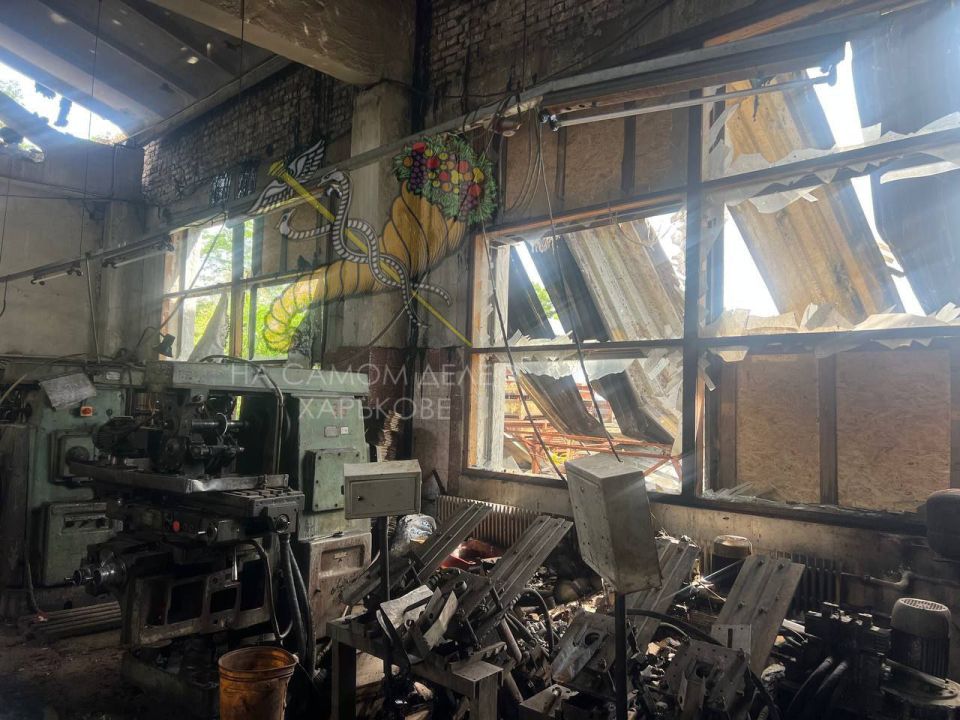 Фото последствий прилета по "непрацюючому" предприятию