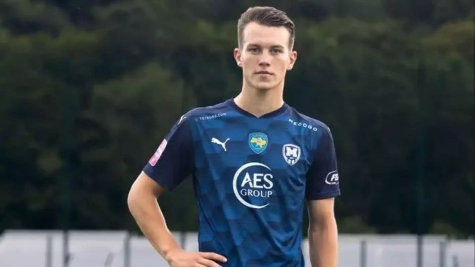 Еще один футболист покинул Украину