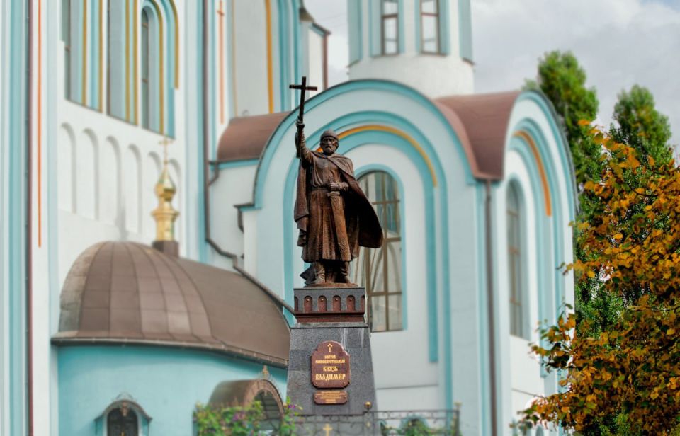 Виталий Ганчев: Дорогие харьковчане!. Сердечно поздравляю вас с великим праздником – Днём Крещения Руси! Этот день, ставший судьбоносным для нашей земли, ознаменовал начало духовного пути, который навсегда связал историю...