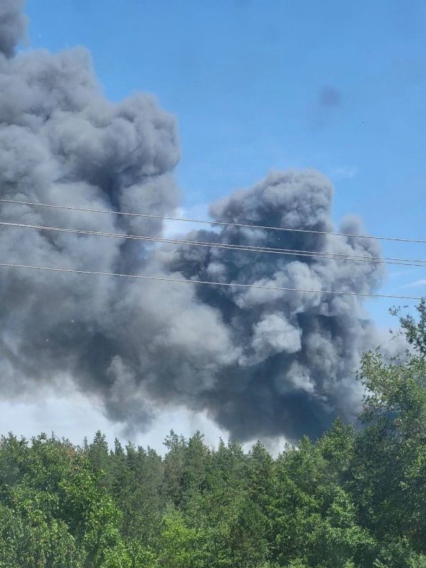 Местные каналы сообщают о сильном пожаре после прилета в районе н.п. Безлюдовка Харьковской области