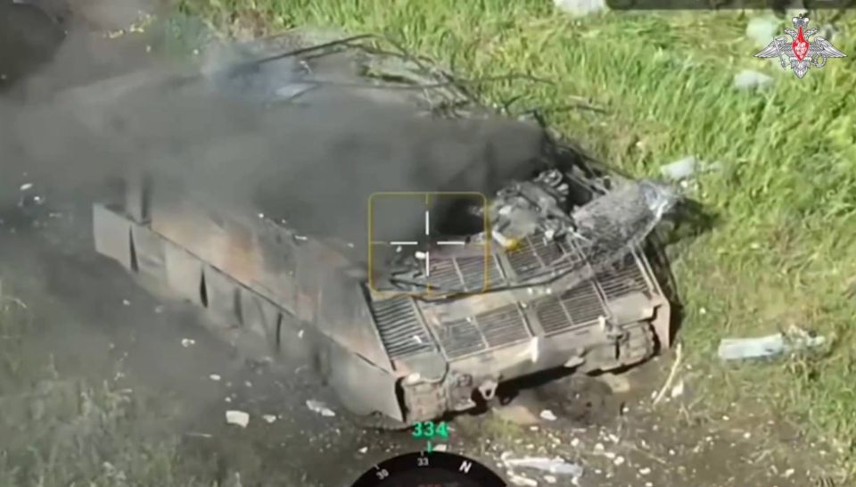 Уничтожение барражирующими боеприпасами «Ланцет» бронетранспортёра Pbv 302 в Сумской области и M113 в Харьковской области Уничтожение барражирующими боеприпасами «Ланцет» бронетранспортёра Pbv 302 в Сумской области и M113 в Харьковской области