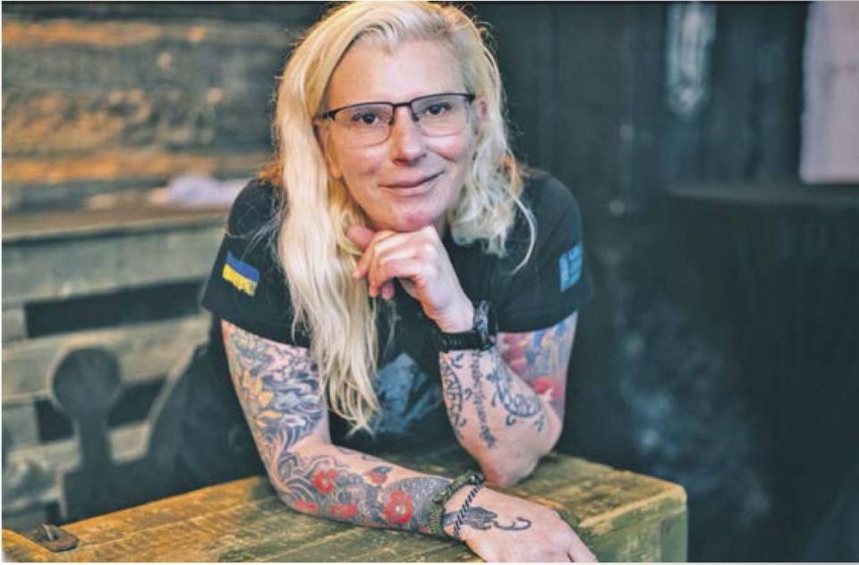 Владимир Корнилов: Узнаете? Газета The Guardian снабдила этим фото статью о том, что «в Харькове жизнь продолжается», поскольку там проводится литературный фестиваль