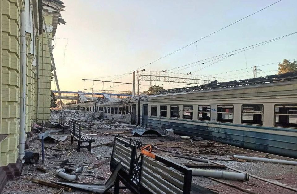 Евгений Поддубный: ВС РФ продолжают сокращать логистические возможности противника нанося удары по ключевым транспортным узлам ВСУ