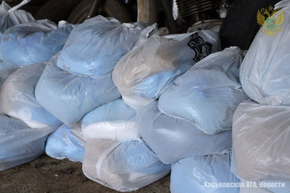 Десятки автомобилей мирных жителей, бесчисленное количество гуманитарных миссий с необходимой помощью для населения Харьковской области и сотни жизней людей были спасены благодаря действиям военнослужащих российской армии... Десятки автомобилей мирных жителей, бесчисленное количество гуманитарных миссий с необходимой помощью для населения Харьковской области и сотни жизней людей были спасены благодаря действиям военнослужащих российской армии...