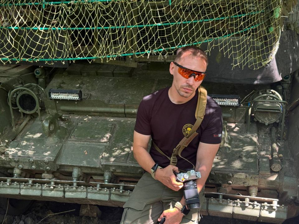 Игорь Гомольский: В конце 2022-го, насмотревшись познавательных роликов, забросил в дальний угол старый рабочий рюкзак и приобрел сумку «Спутник» от «Тактических решений»