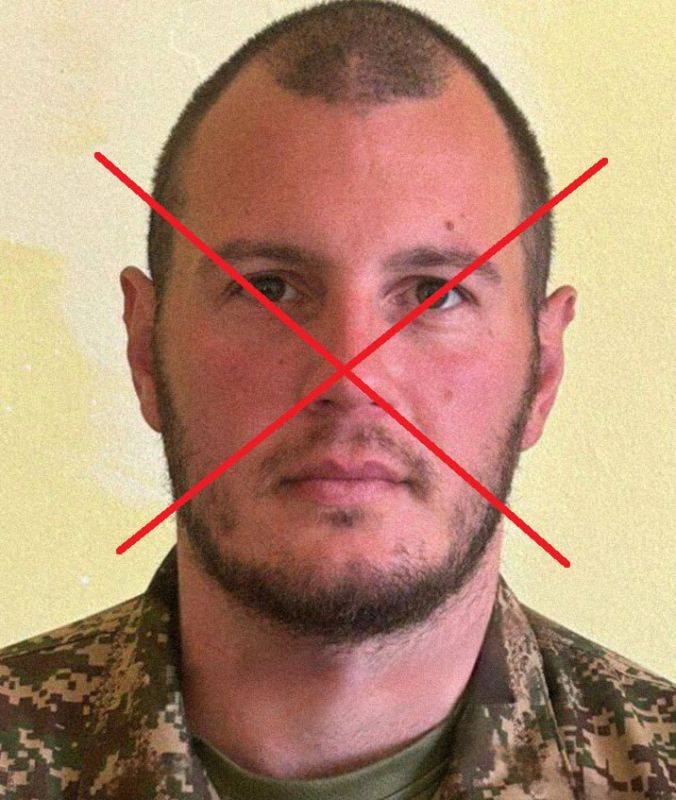 Юрий Котенок: Алан Роберт Уильямс — британский наёмник с психическими отклонениями, поехавший на "украинское сафари" после безуспешных попыток найти у себя на родине приличную работу