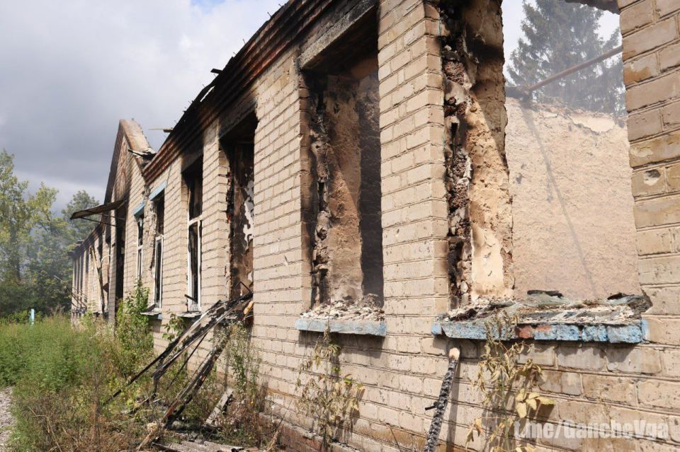 Украинские формирования обстреляли село Николаевка Купянского района, полностью уничтожив школу