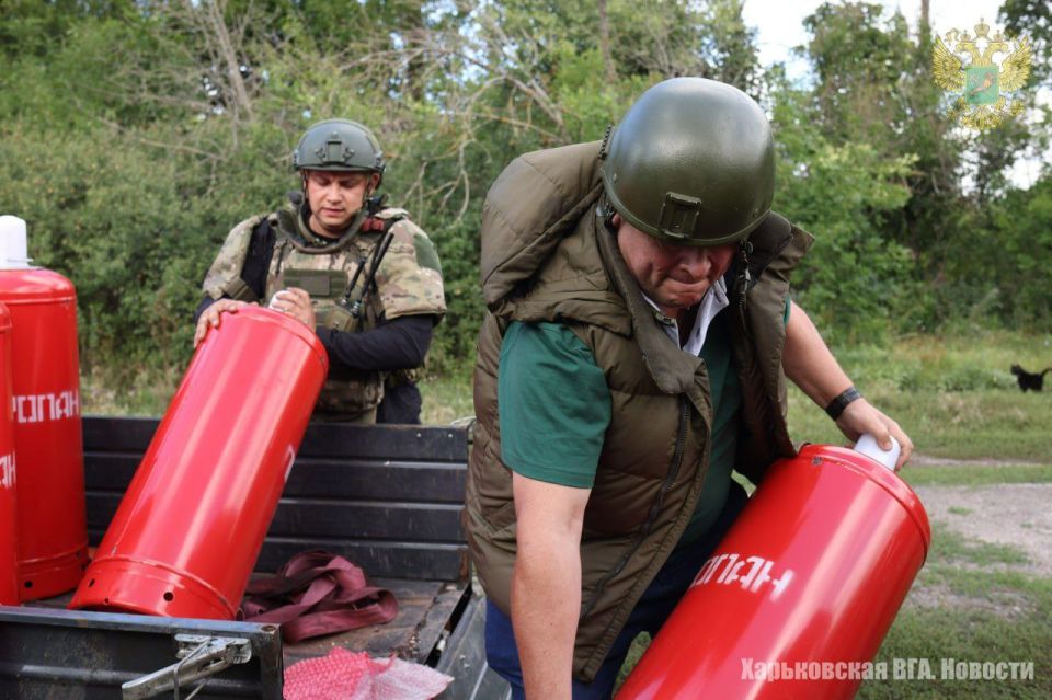 Несмотря на сложную обстановку в прифронтовых районах Харьковской области, находящихся под контролем российских войск, Военно-гражданская администрация при поддержке правительства РФ продолжает обеспечивать население... Несмотря на сложную обстановку в прифронтовых районах Харьковской области, находящихся под контролем российских войск, Военно-гражданская администрация при поддержке правительства РФ продолжает обеспечивать население...