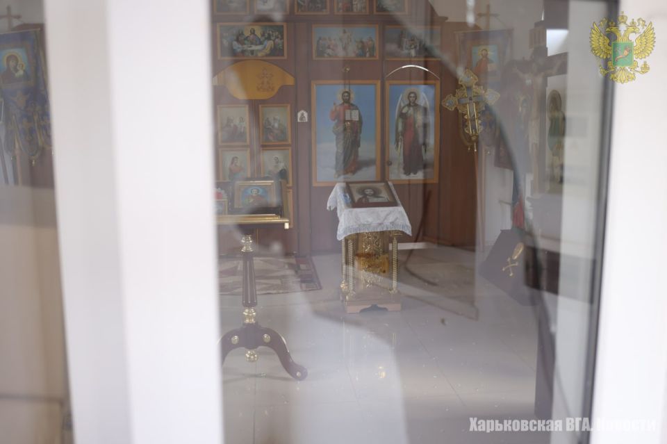 Кадры повреждённого храма в Новоегоровке Купянского района после атаки FPV-дрона вооружённых формирований Украины Кадры повреждённого храма в Новоегоровке Купянского района после атаки FPV-дрона вооружённых формирований Украины