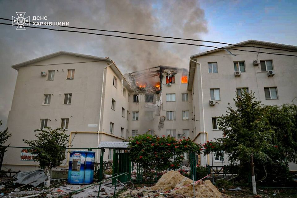 В Харькове вчера вечером был сильный прилёт в многоэтажку в Индустриальном районе города В Харькове вчера вечером был сильный прилёт в многоэтажку в Индустриальном районе города