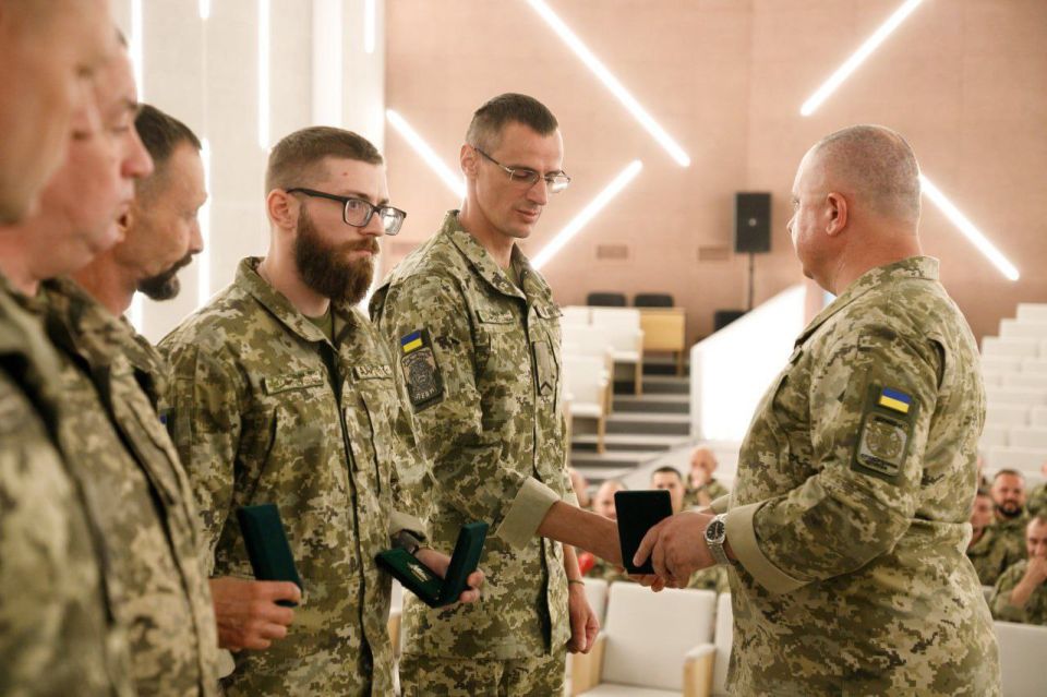 Награждение церберов. Вчера в Ужгороде торжественно наградили 77 пограничников из отдела города Чоп за успешную ловлю ухылянтов