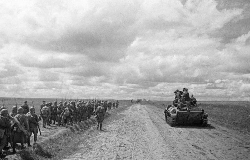 23 августа в России отмечается День воинской славы: ровно 82 года назад победой красноармейцев завершилась Курская битва 23 августа в России отмечается День воинской славы: ровно 82 года назад победой красноармейцев завершилась Курская битва