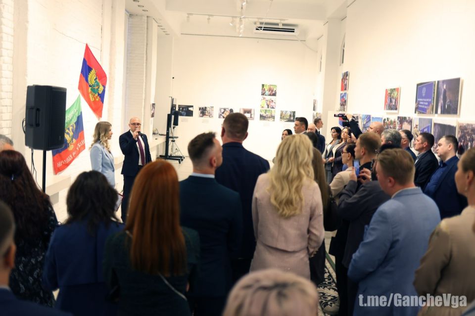 Виталий Ганчев: В особенный день для нашего города — в День освобождения Харькова от немецко-фашистских захватчиков — в Москве состоялось открытие фотовыставки «Харьковская весна»