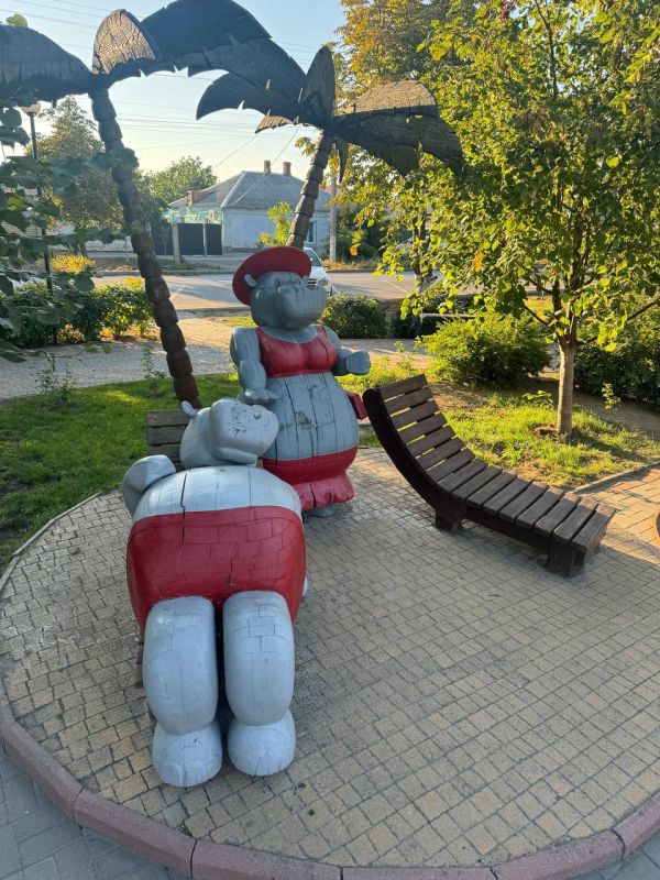 Александр Малькевич: Геническ: город оживших мультфильмов и патриотических муралов! Александр Малькевич: Геническ: город оживших мультфильмов и патриотических муралов!