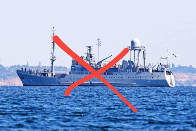 С применением быстроходного безэкипажного катера в устье реки Дунай нанесено поражение среднему разведывательному кораблю «Симферополь» ВМС Украины