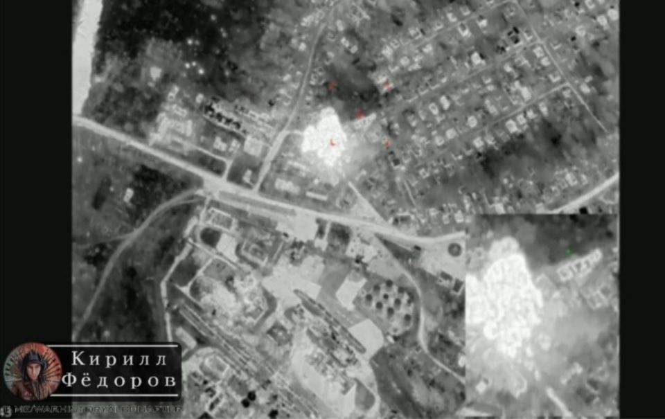 Русский бомбардировщик вновь уничтожает украинских оккупантов в Волчанске Русский бомбардировщик вновь уничтожает украинских оккупантов в Волчанске